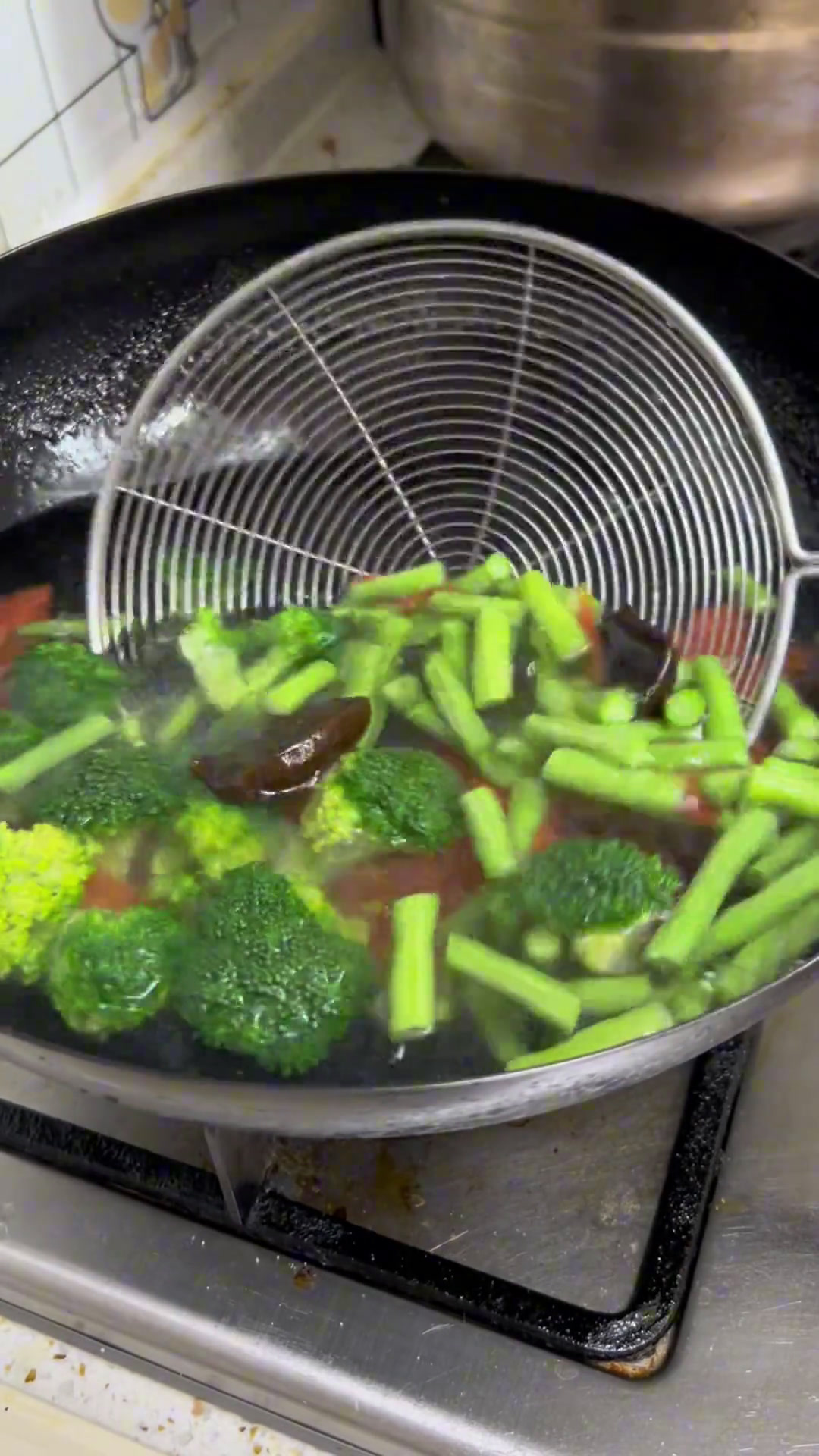 过年待客少不了的红油肉拌菜,亲朋好友团聚一定要安排上