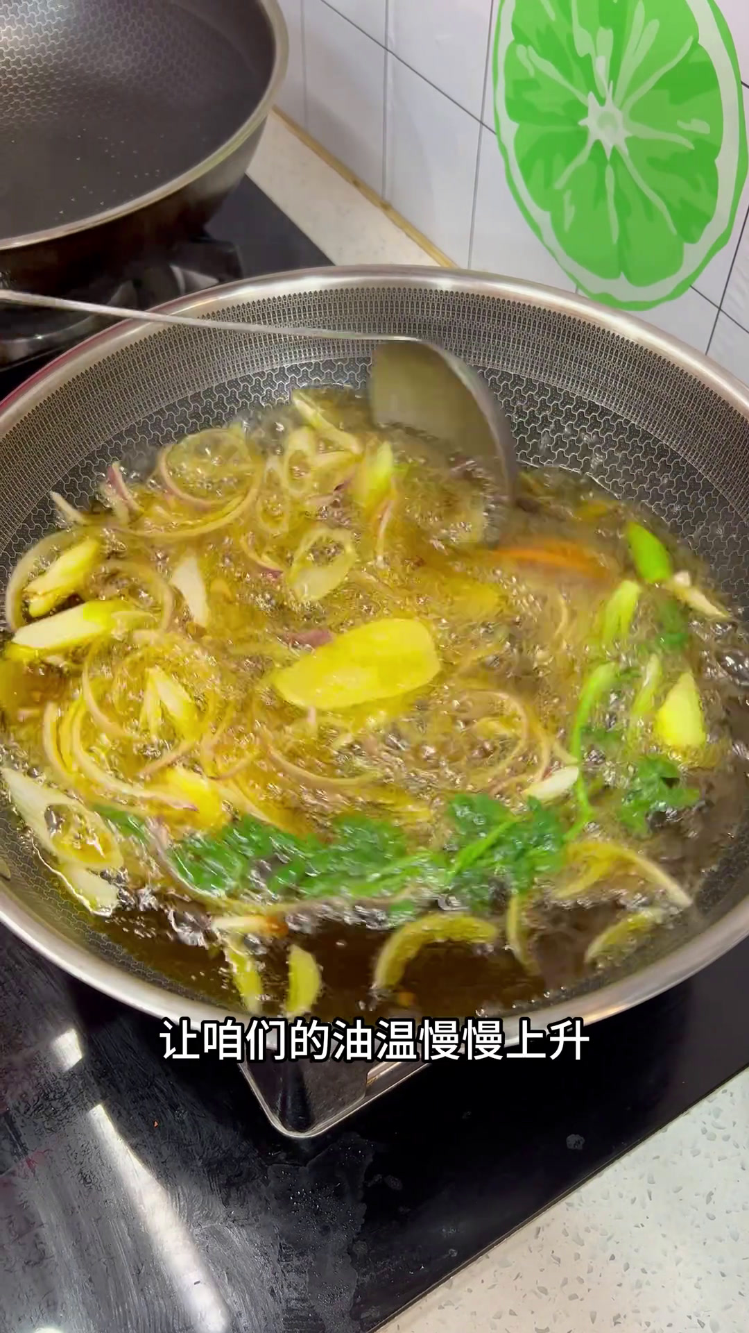 陕西八大怪,油泼辣子一道菜,夹馍拌面调凉菜