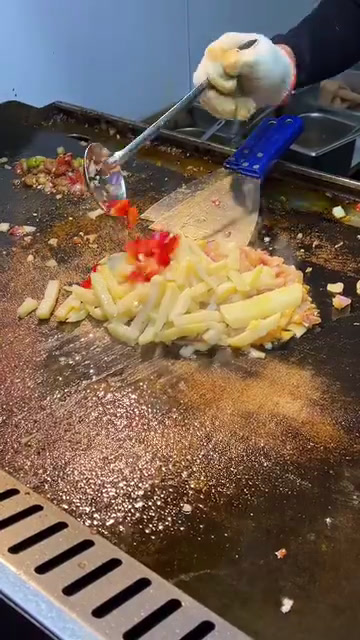 我终于吃到海格蛋糕了!冰淇淋有点贵贵……好在味道还不戳～