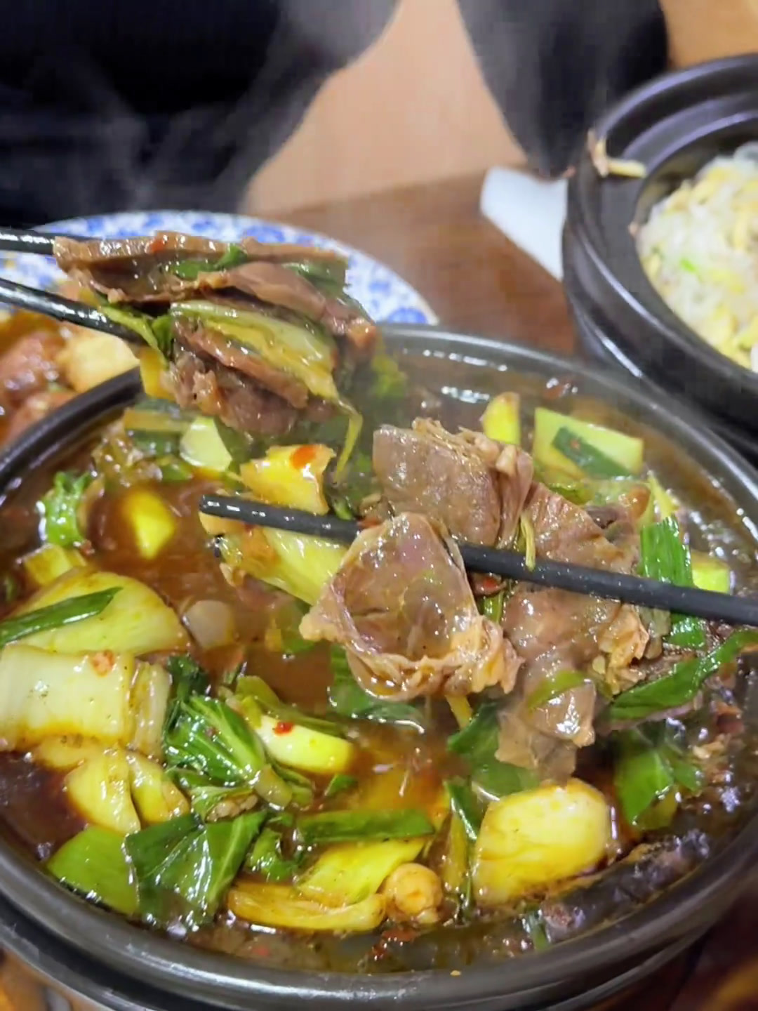 江苏盐城,据说盐城人年夜饭都要吃这道青菜烧牛肉