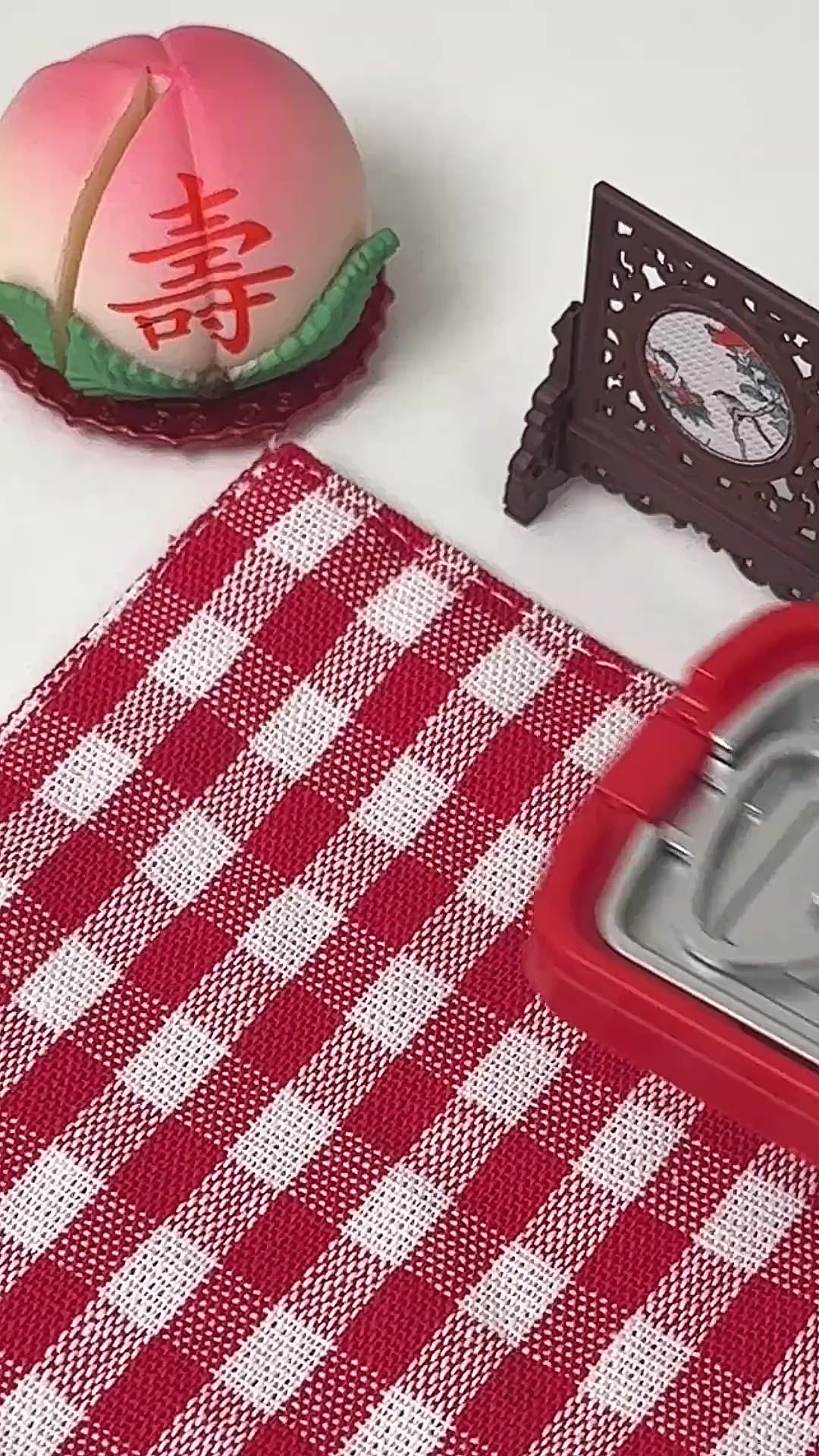 沉浸式布置|三丽鸥新春迷你美食餐桌