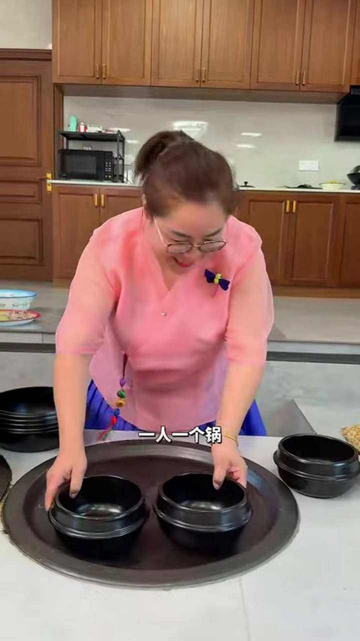 一人一锅的石锅拌饭!