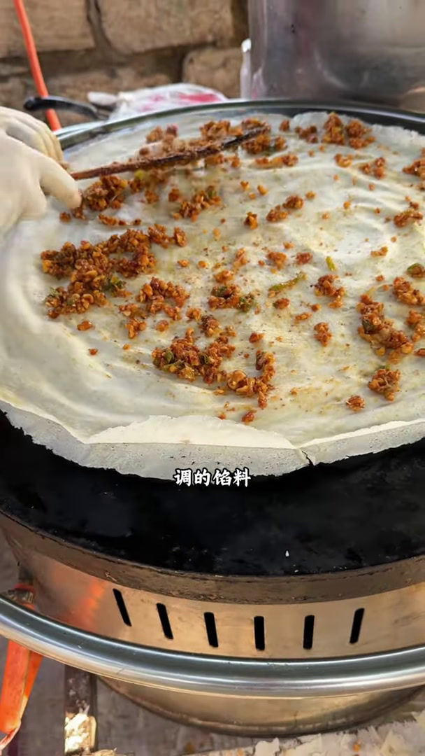 山东特色美食曲阜香酥煎饼,用料十足,又酥又脆,越嚼越香,味道是真好