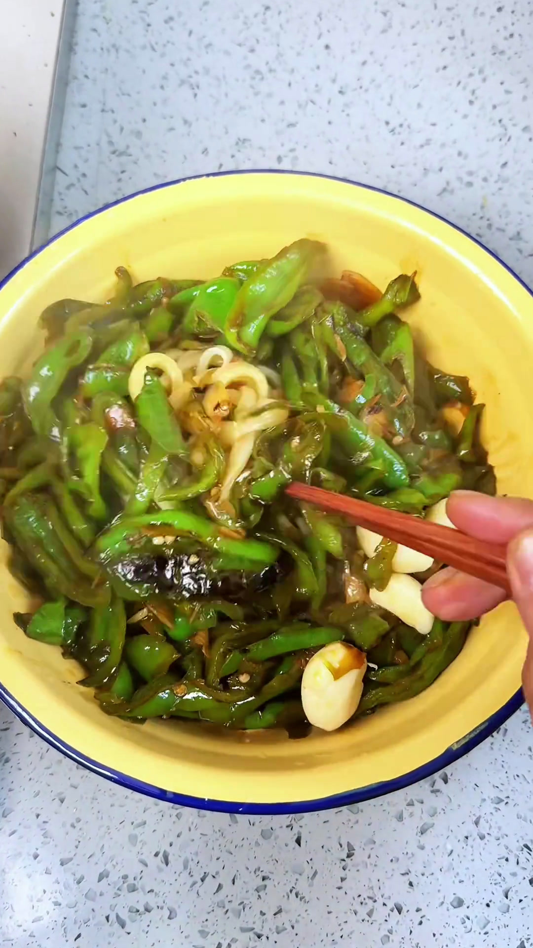 最近肉吃多了来个素拌面没想到这么香