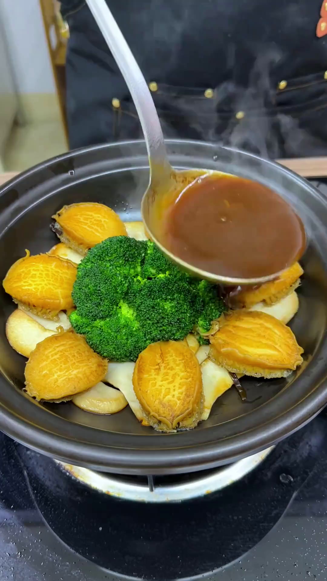 蚝油焖鲍鱼 年夜饭这道蚝油焖鲍鱼安排起来