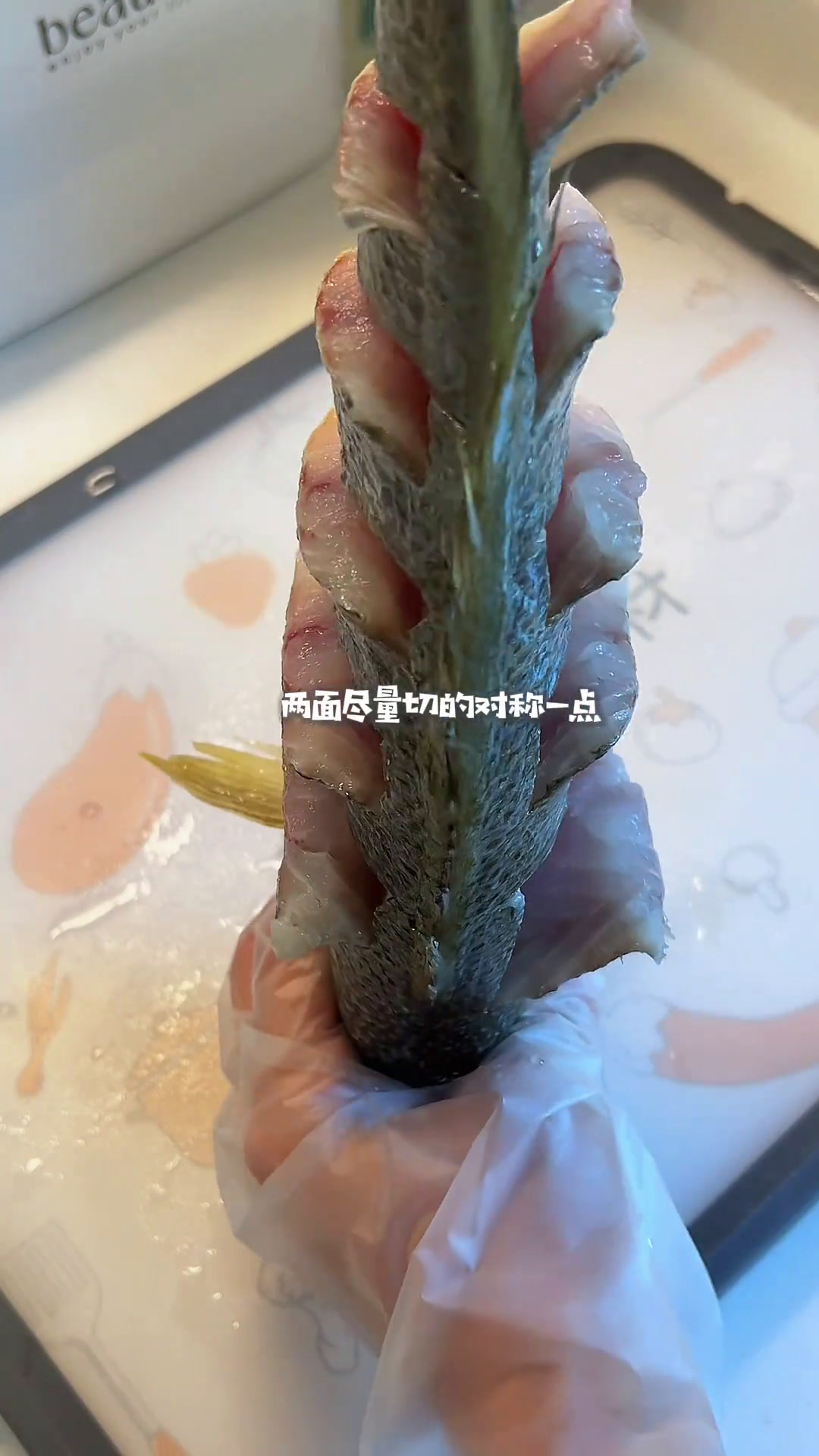 年夜饭糖醋鱼,今天在家尝试做了造型好看又好吃的糖醋鱼～寓意年