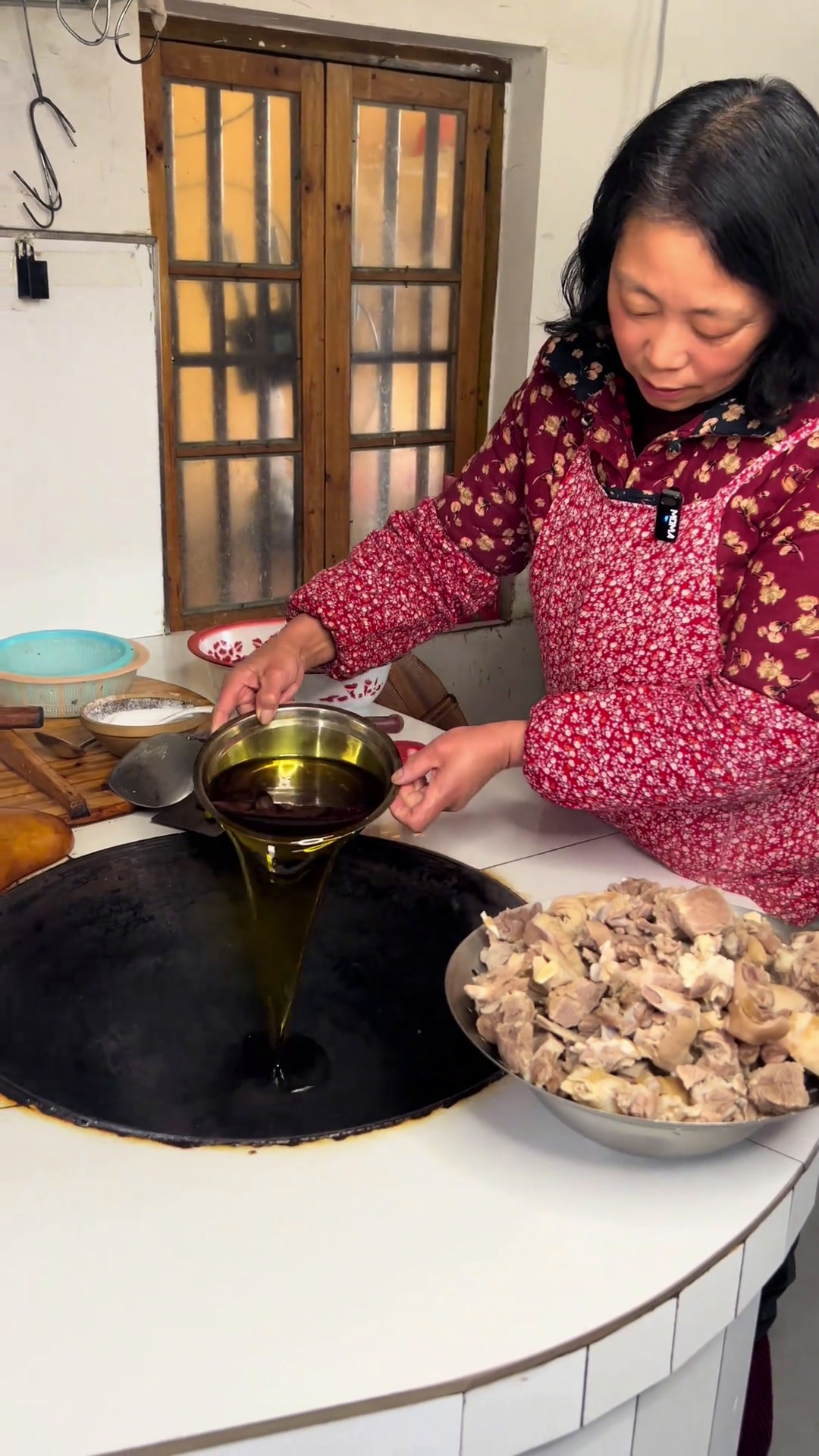 羊肉火锅 过年了,做一个红汤羊肉火锅,祝大家新年发羊财