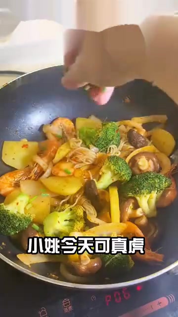 三款中国味低卡餐:蒜香拌牛肉、潮汕蒸面、麻辣香锅「要点看视频简介」