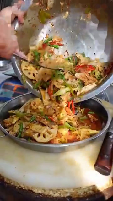 老陕特色蔬菜沙拉,超大盆凉菜,现选现切现调,超过瘾!