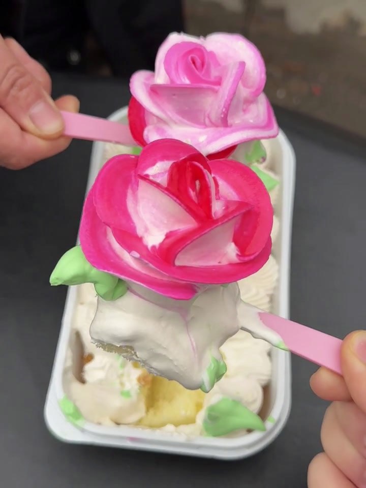 小时候最想吃的奶油裱花蛋糕!
