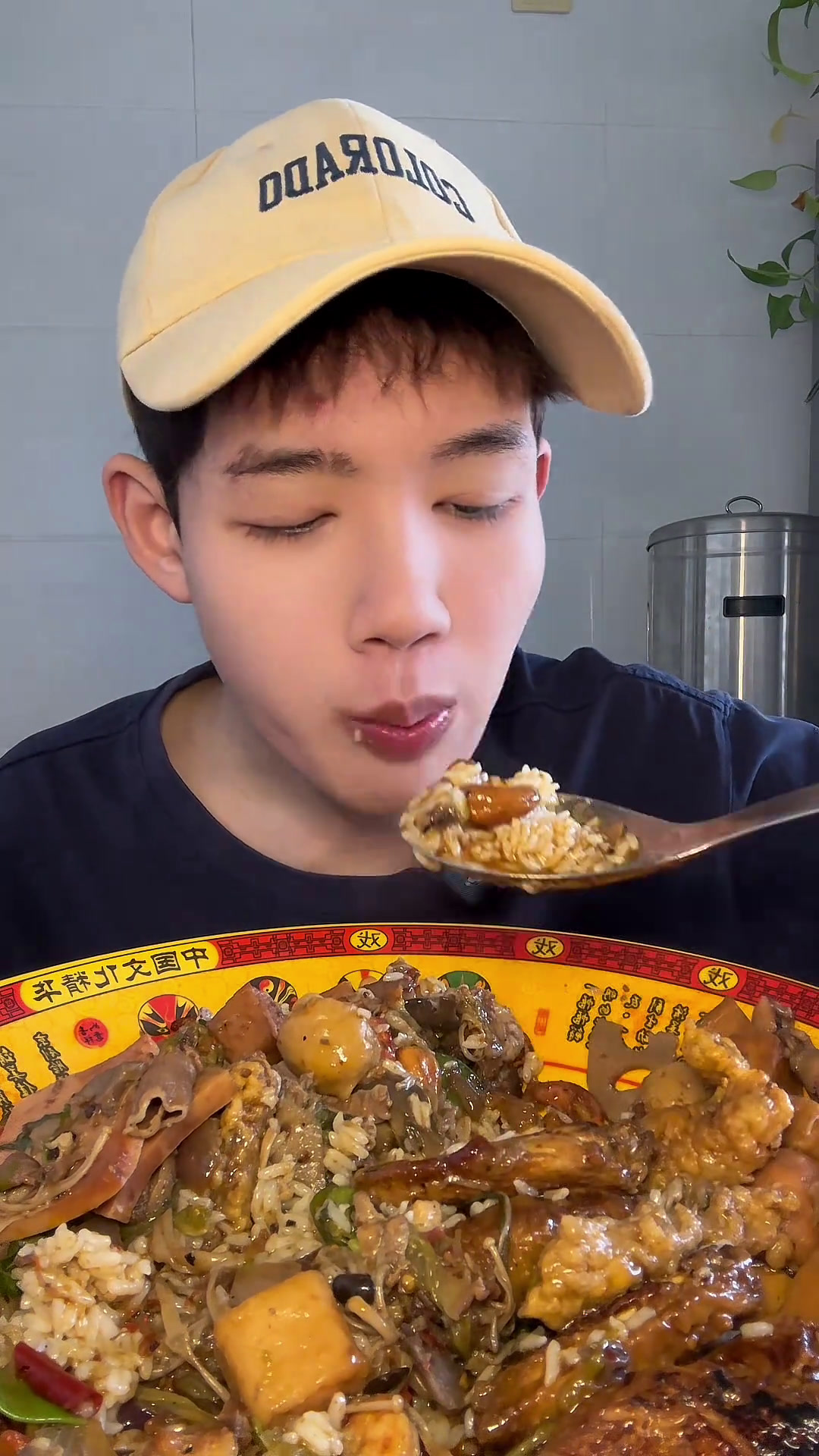一个人把所有剩饭全打扫了算不算家里的英雄