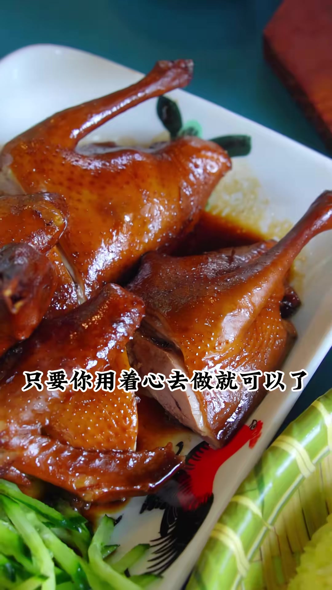 很多人知道他做海南鸡饭出名,但其实这里的拖地叉烧才是隐藏菜单