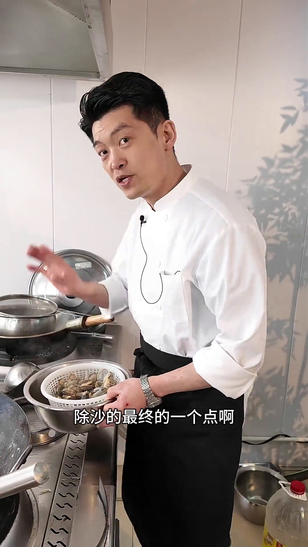 广州烧烤店炝拌芥末花甲做法