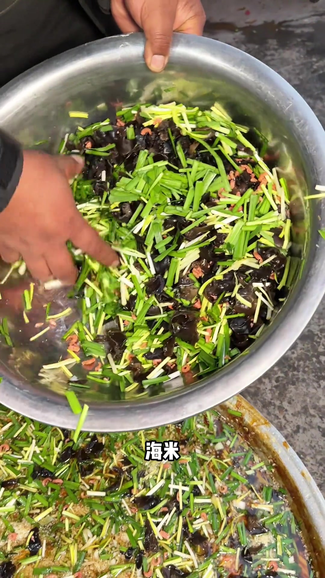 太原大席打卤面300人吃一锅面