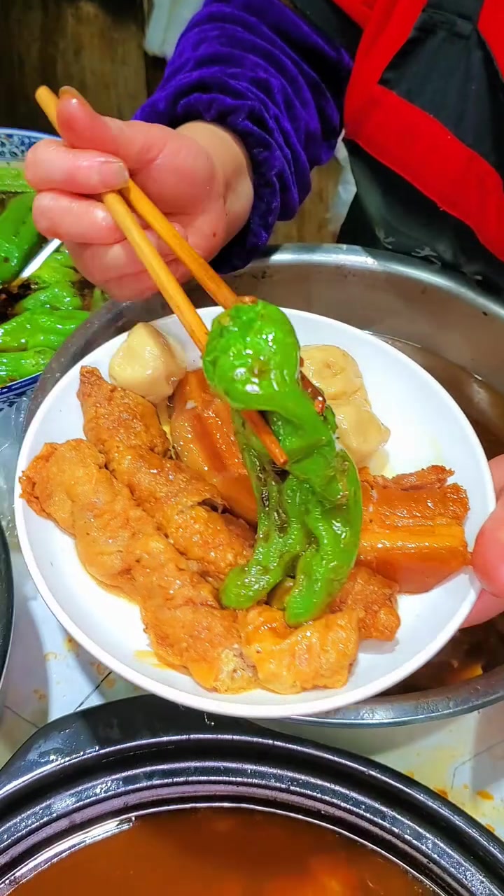 一天两万的营业额就靠一块甏肉