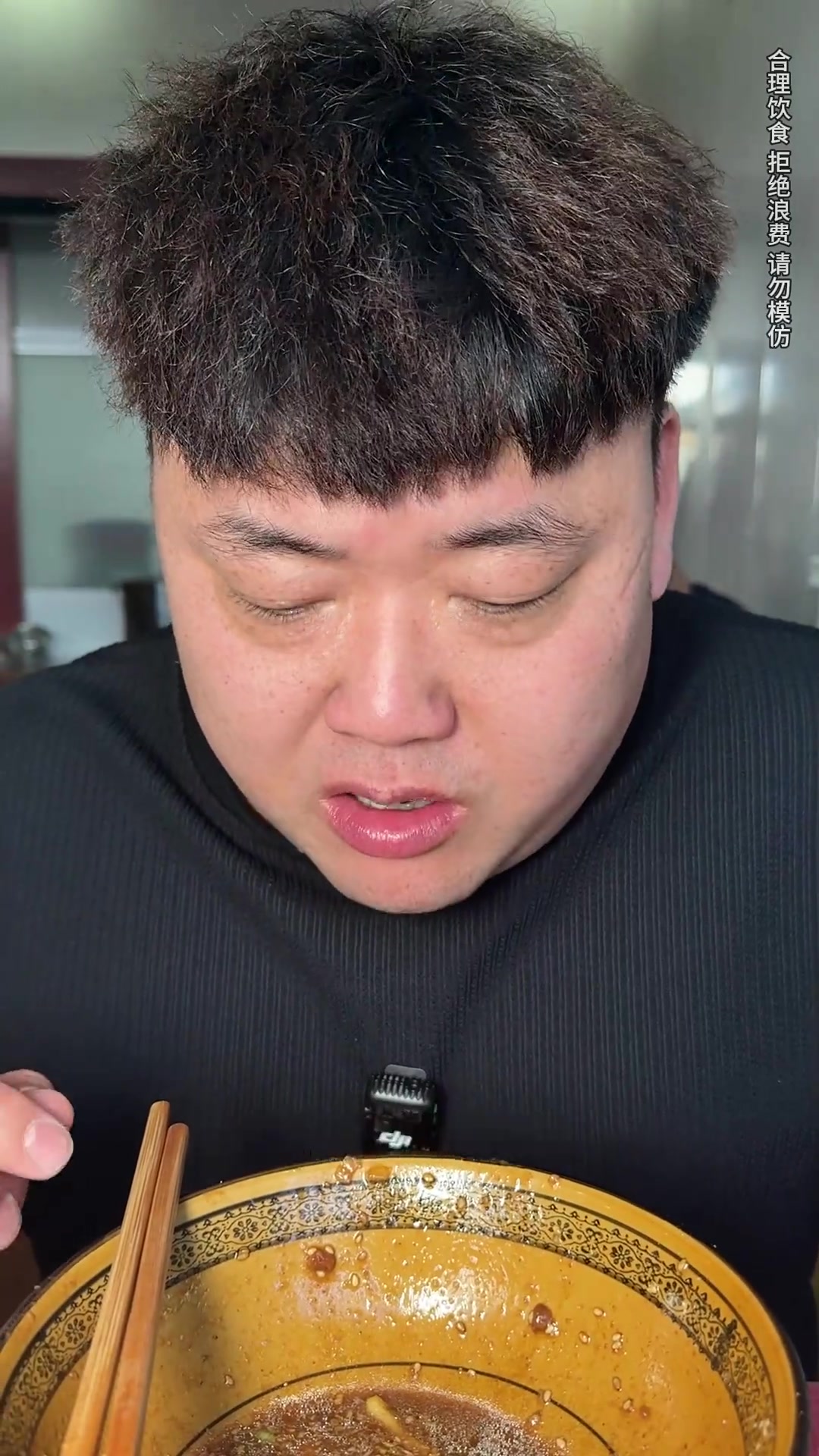 挑战小吃自助 今天吃一个开了三十年的红烧肉饸烙 味道绝绝子