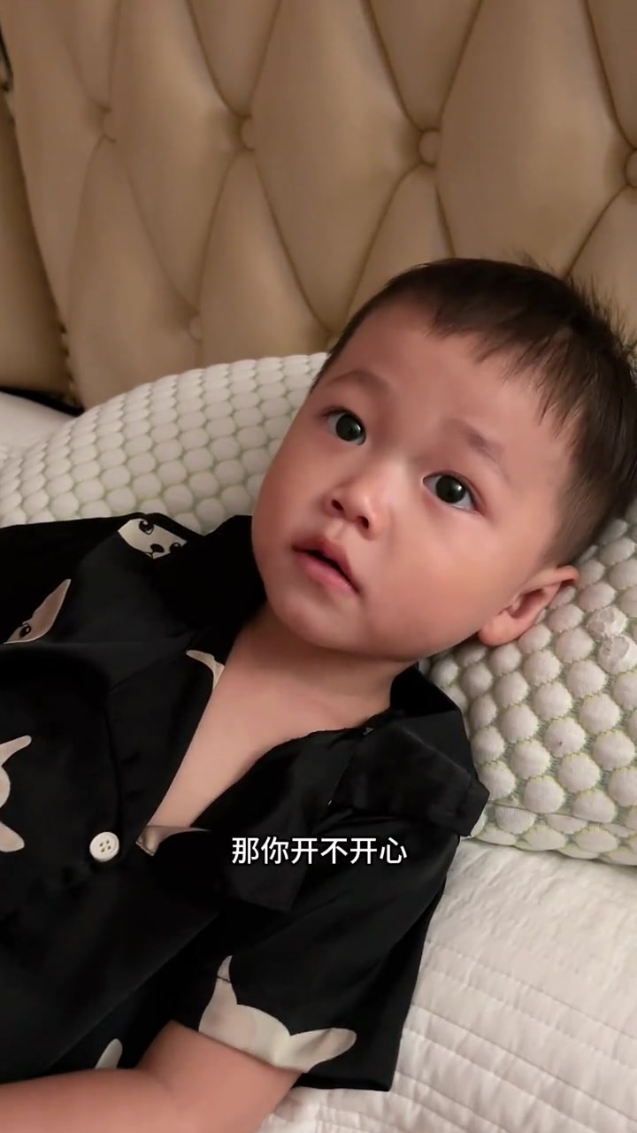 上幼儿园一天早餐吃了一碗饭一块饼午餐吃了两盘子饭菜回家了还想着明天要去