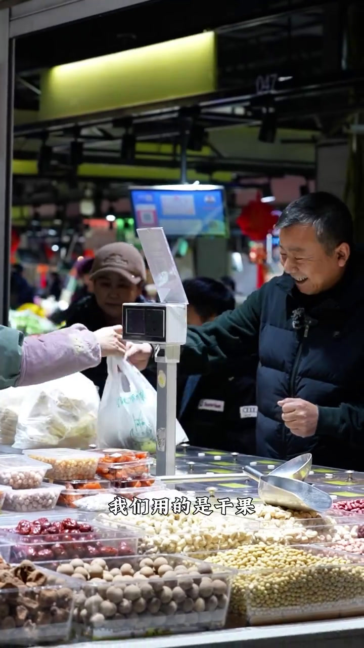 “正月十四夜,户户丫头羹 ” 在宁波正月十四的晚上,很多地方都会吃一道甜羹,名字叫“丫头羹