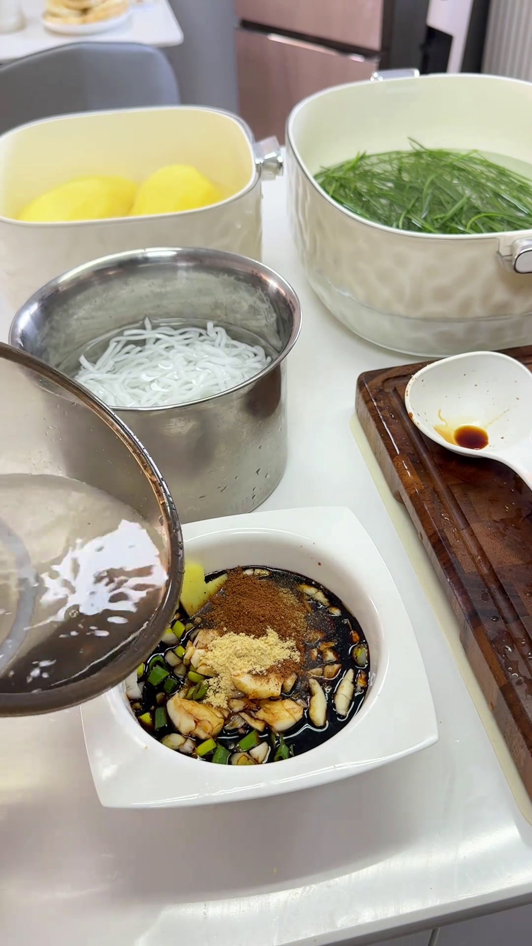 一个月内媳妇儿必点的一道家乡特色菜,我们伊盟人从小吃到大