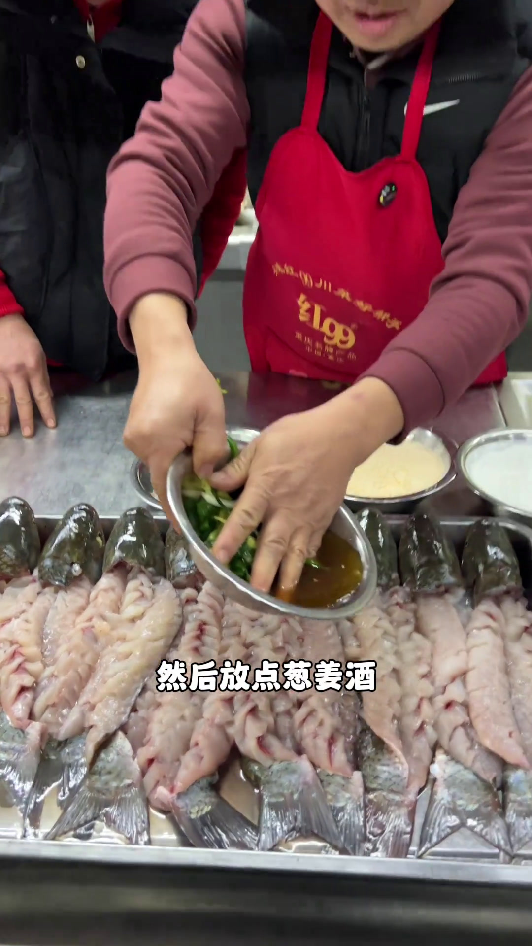 糖醋松子鱼是我换了新环境的第一期视频,视频比较长也比较详细