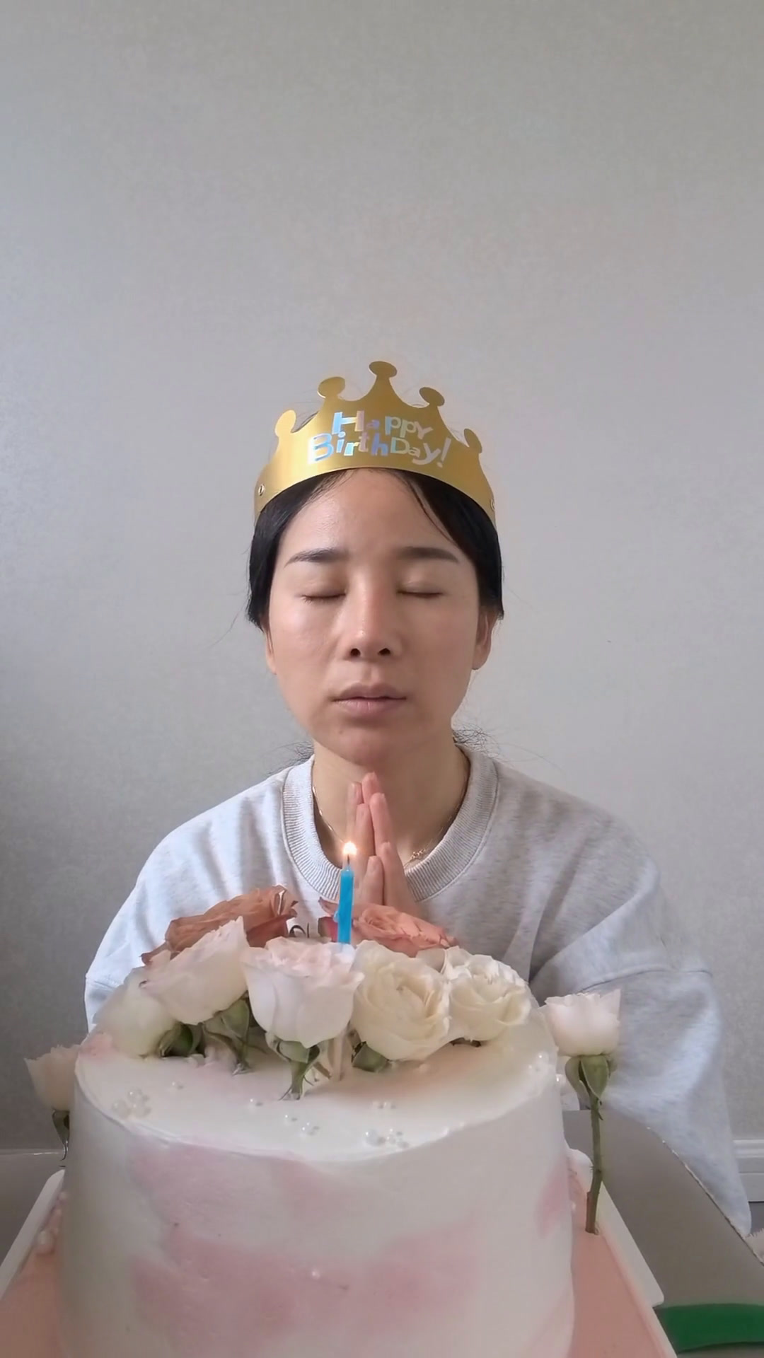 今天是我的31岁生日,刚刚收到了表弟买的蛋糕