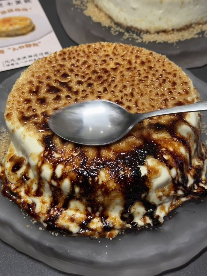 烤芝士蛋糕,这一口下去不得香鼠啊!