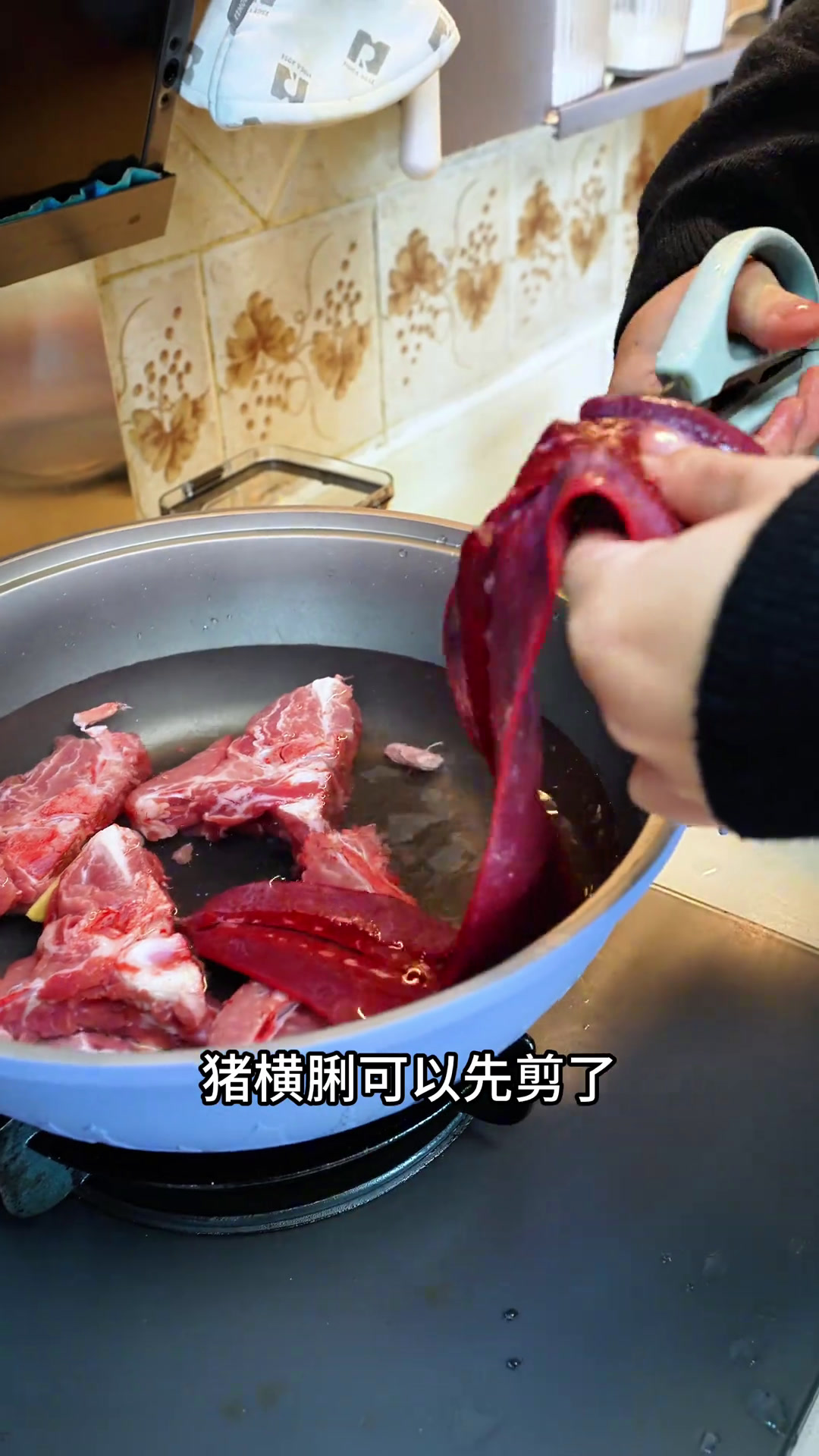 过年熬夜多的朋友仔,快点煲这个鸡骨草猪横利汤喝一下啦～