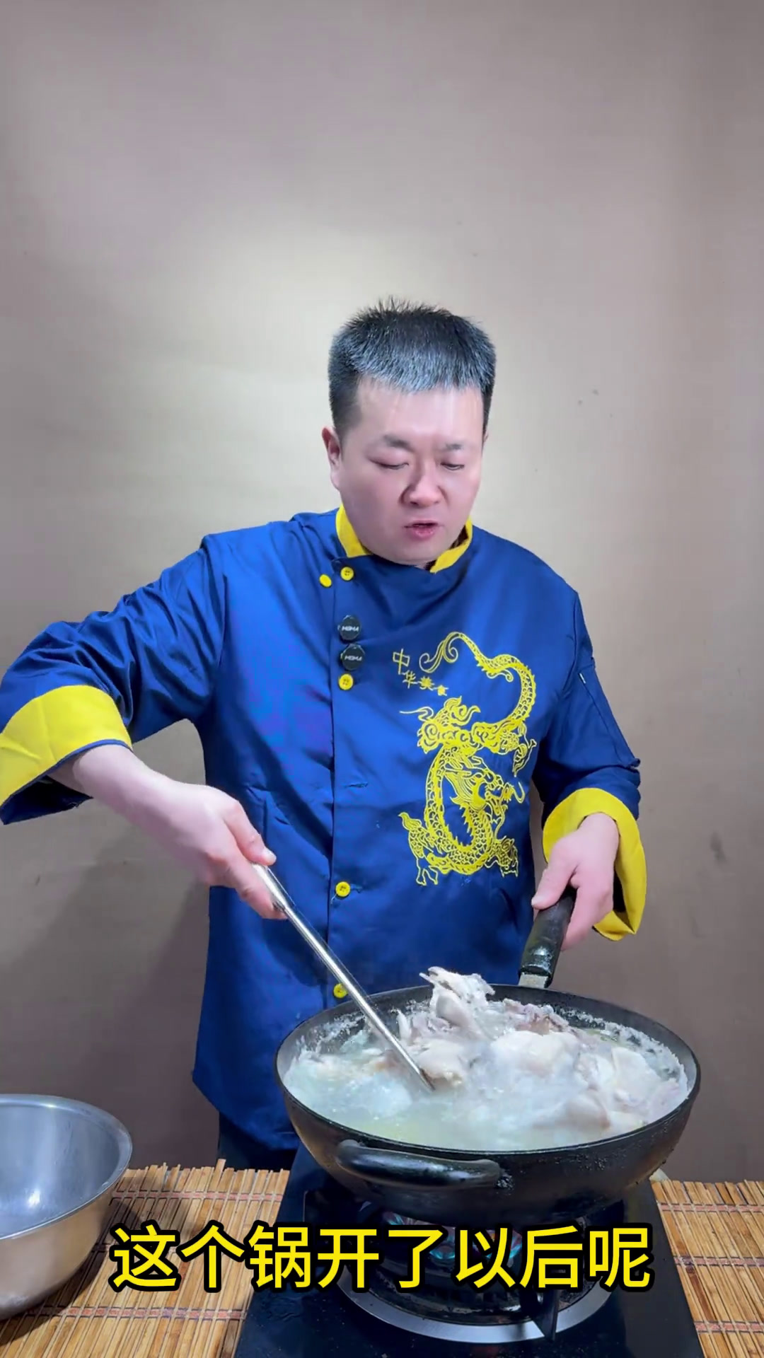 国宴经典淮扬菜阳春面,配经典老歌让人回味过往