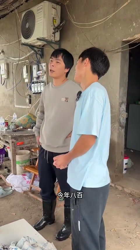 这两斤多的鳝鱼到底长什么样子,今天我就要一探究竟!(1)