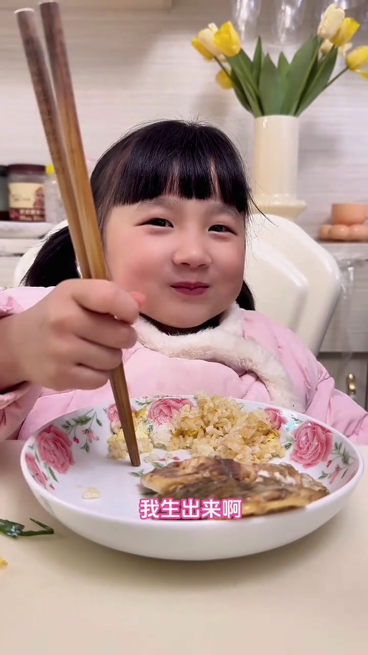 舅舅舅妈回来这两天在外婆家吃饭可热闹了