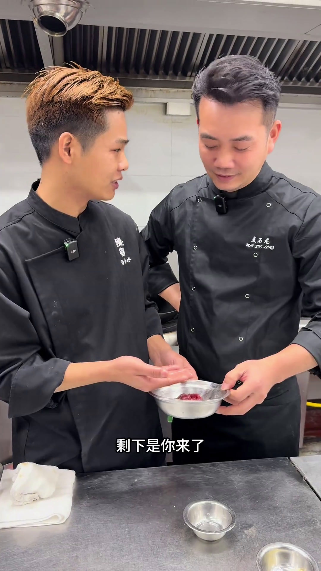 春天的第一个粤菜小炒!茴香苗搭配脆嫩花生芽,新鲜吊龙切成丝