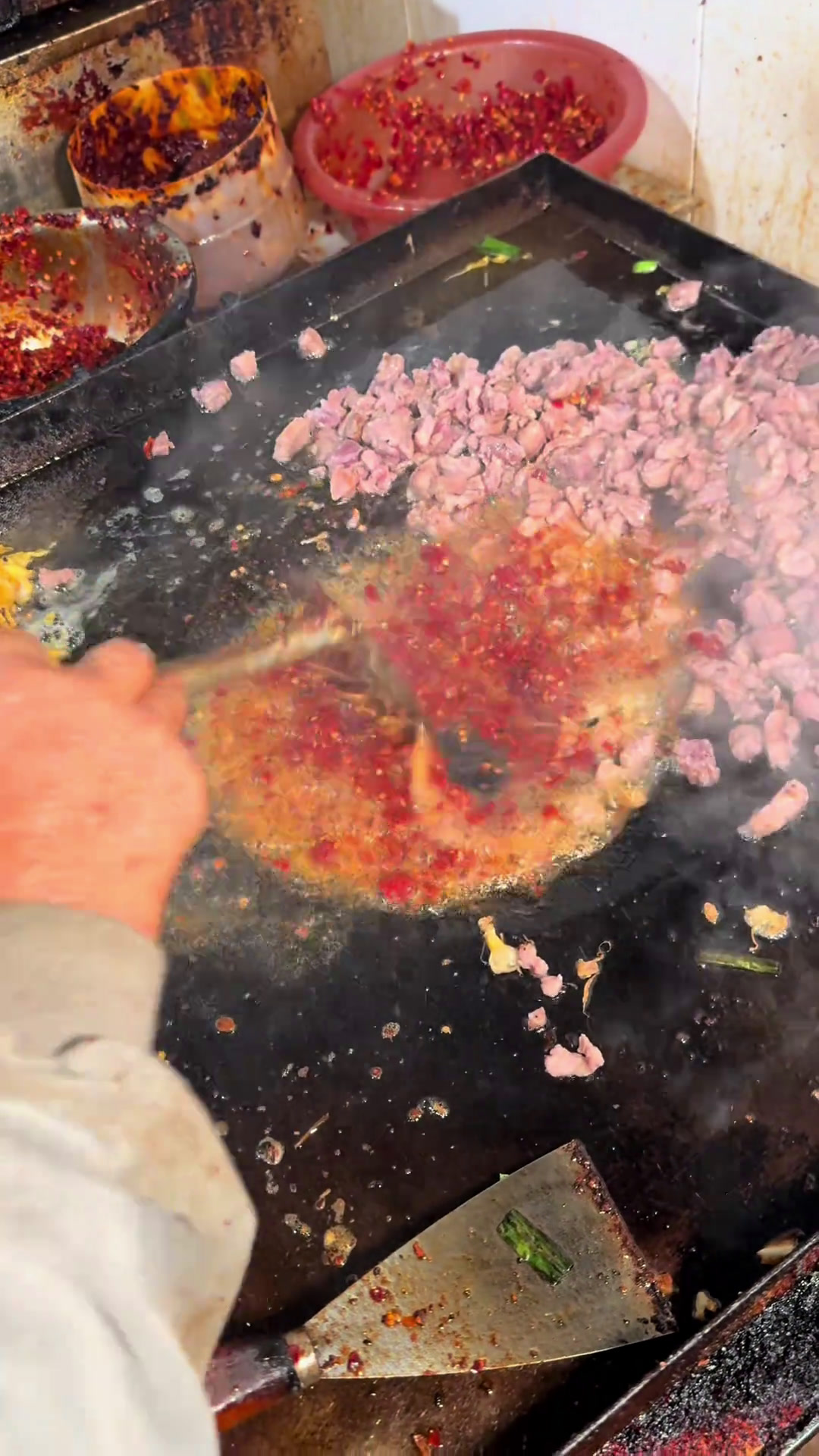 这份贵阳肉丁盖饭,堪称贵州菜的代表作!好吃到哭