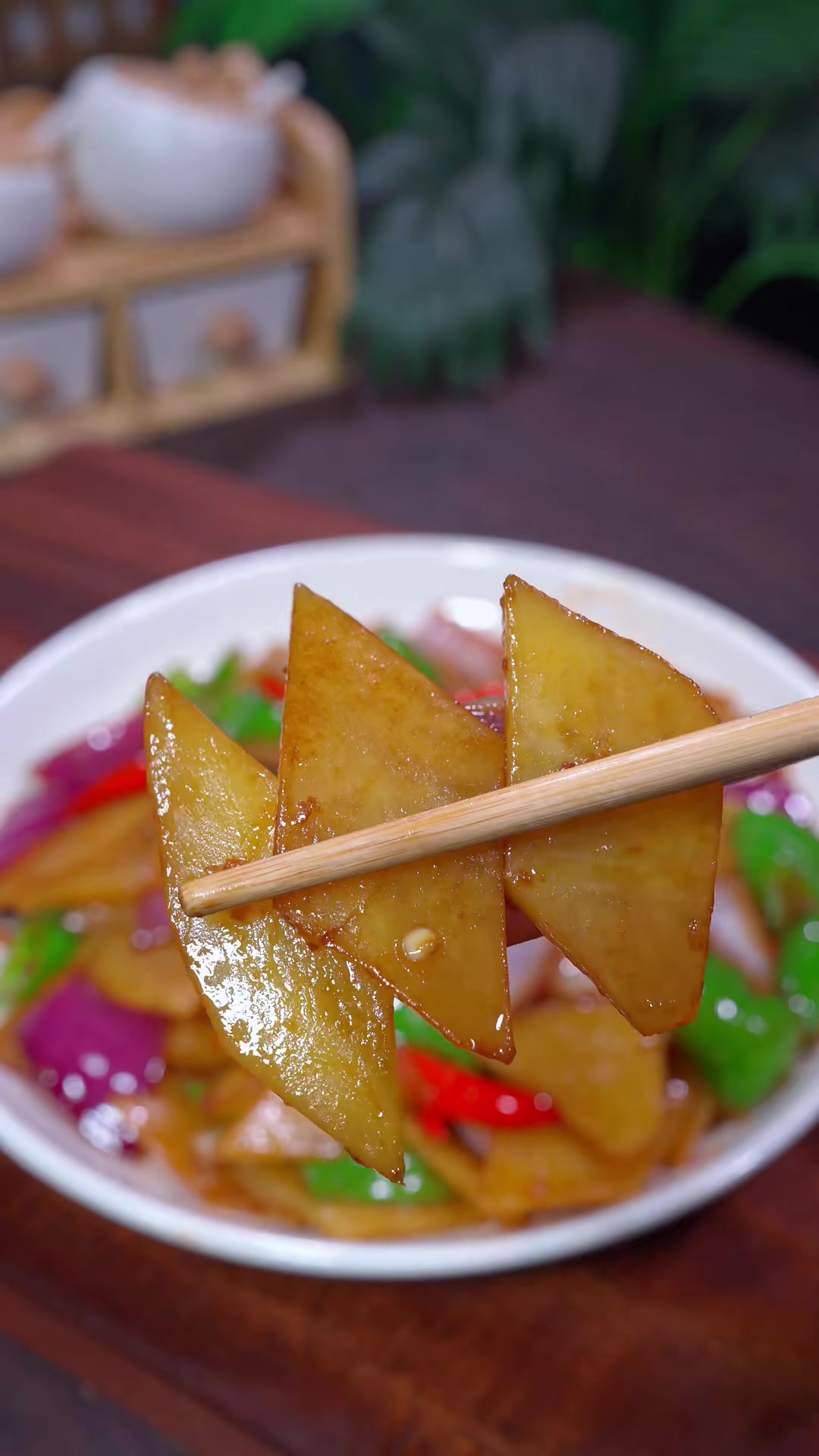 洋葱炒土豆片的家常做法,简单方便好吃又下饭