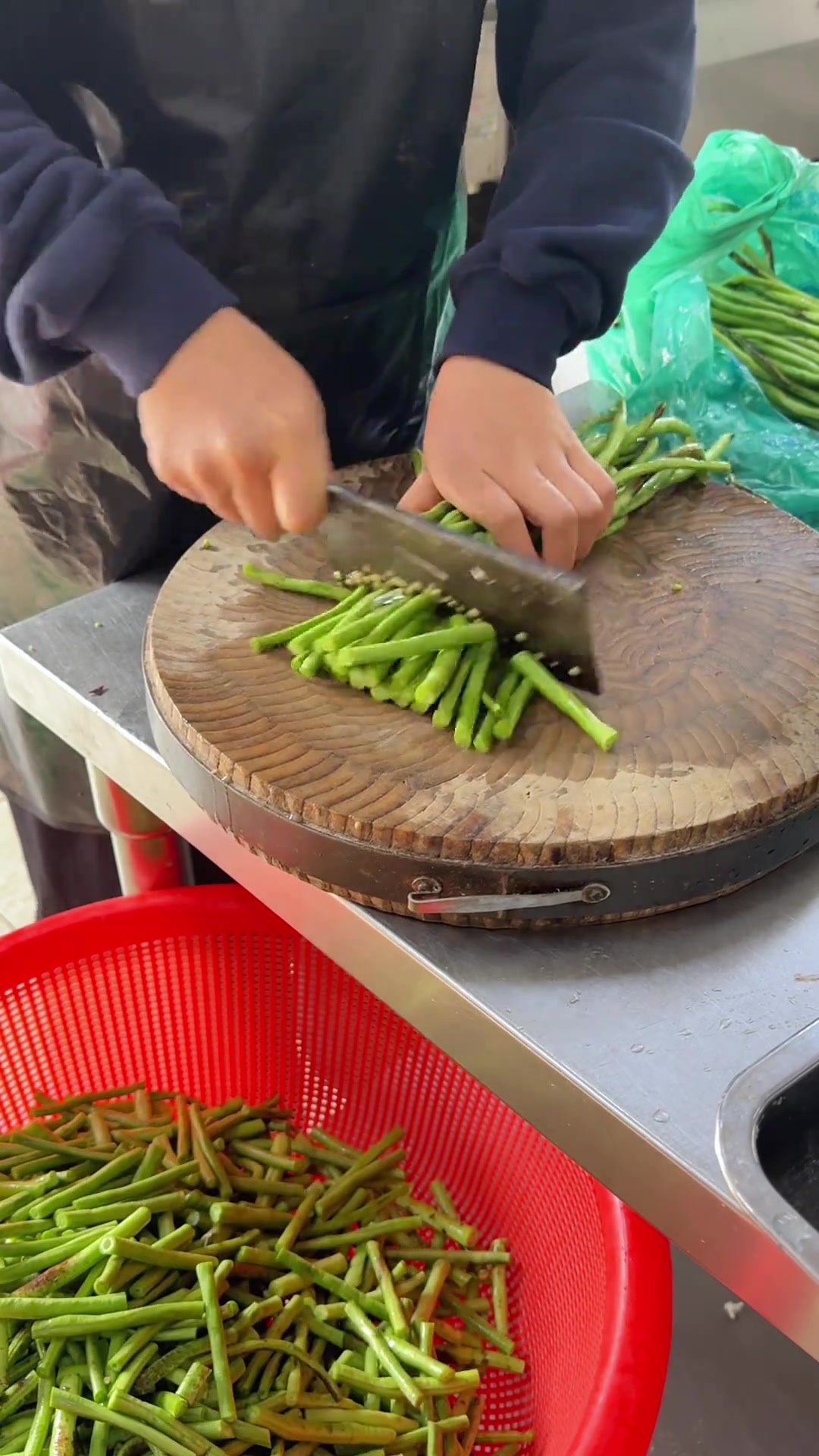 分享食堂大锅菜,茄子豆角,做法简单,很受大众喜欢的一道菜