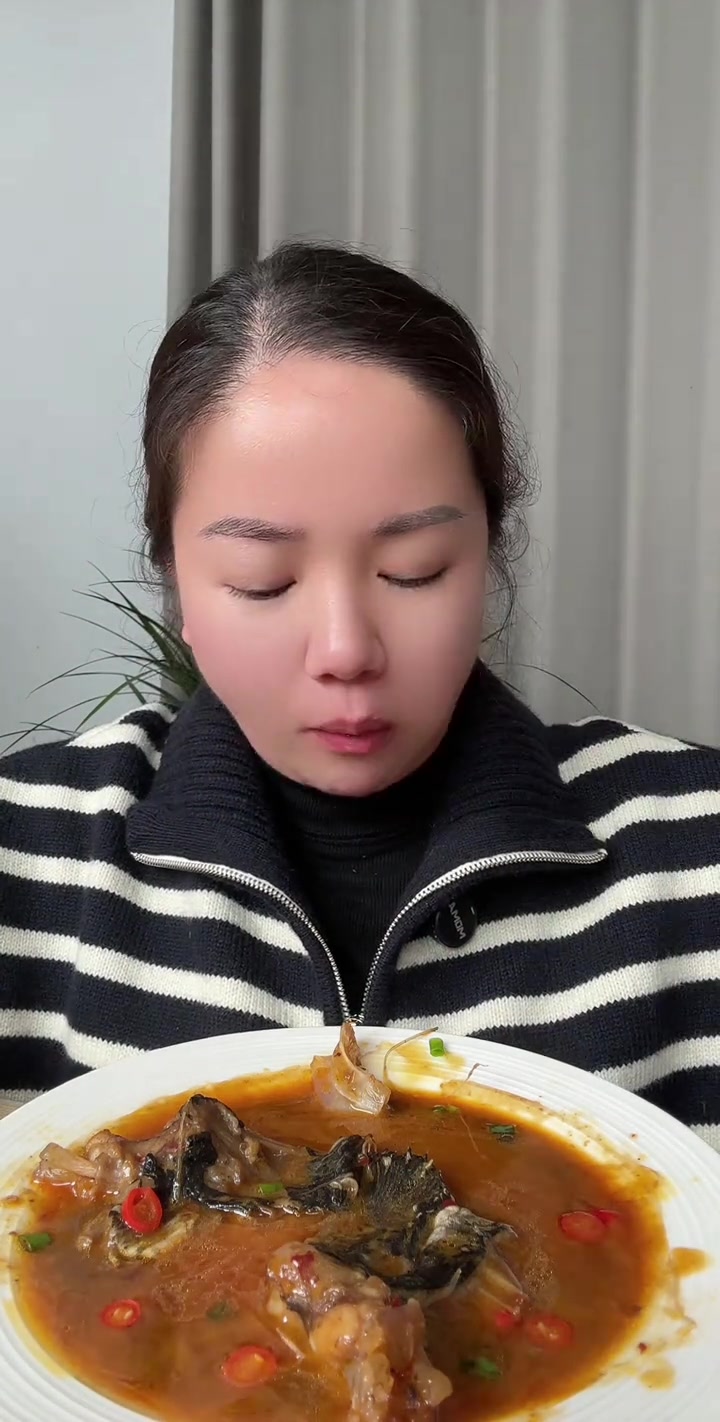 深海丑鱼的胳肢窝挺抠弹呀