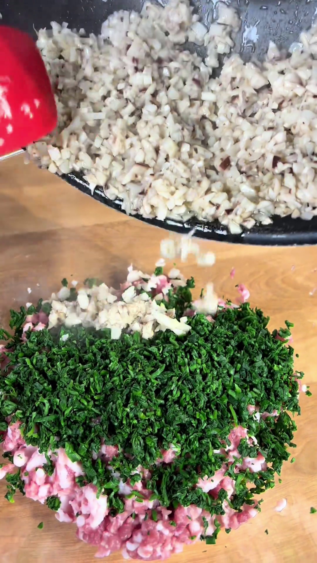 春天的美味来了,这碗荠菜虾仁馄饨能吃几个