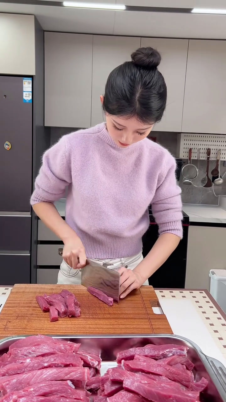 自制手撕牛肉干嘎嘎好吃!越嚼越香家里有烤箱空气炸锅的都能做
