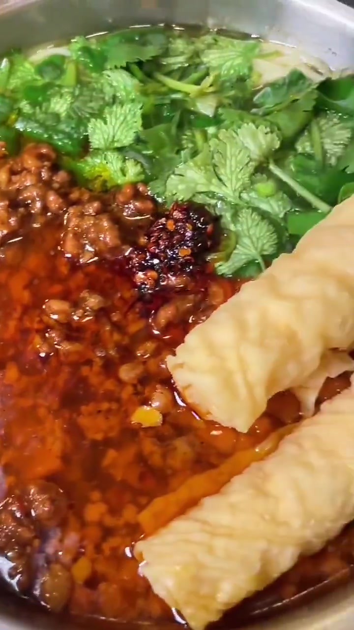 来徐州就为了这口肉酱米线