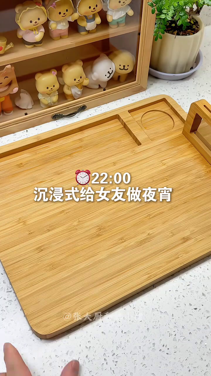 中国男人沉浸式给女友做豪华烤鸡拼盘夜宵