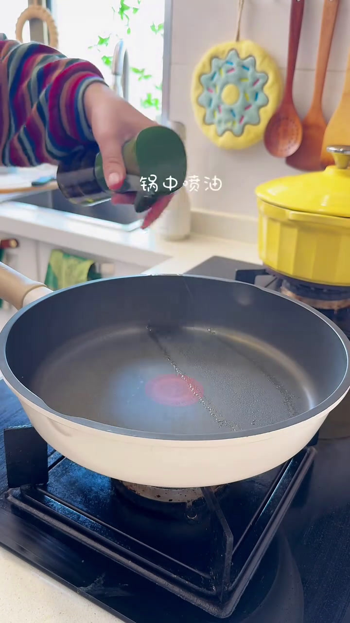 10分钟营养早餐,培根芝士抱蛋三明治,一口下去,有肉有蛋,超级满足