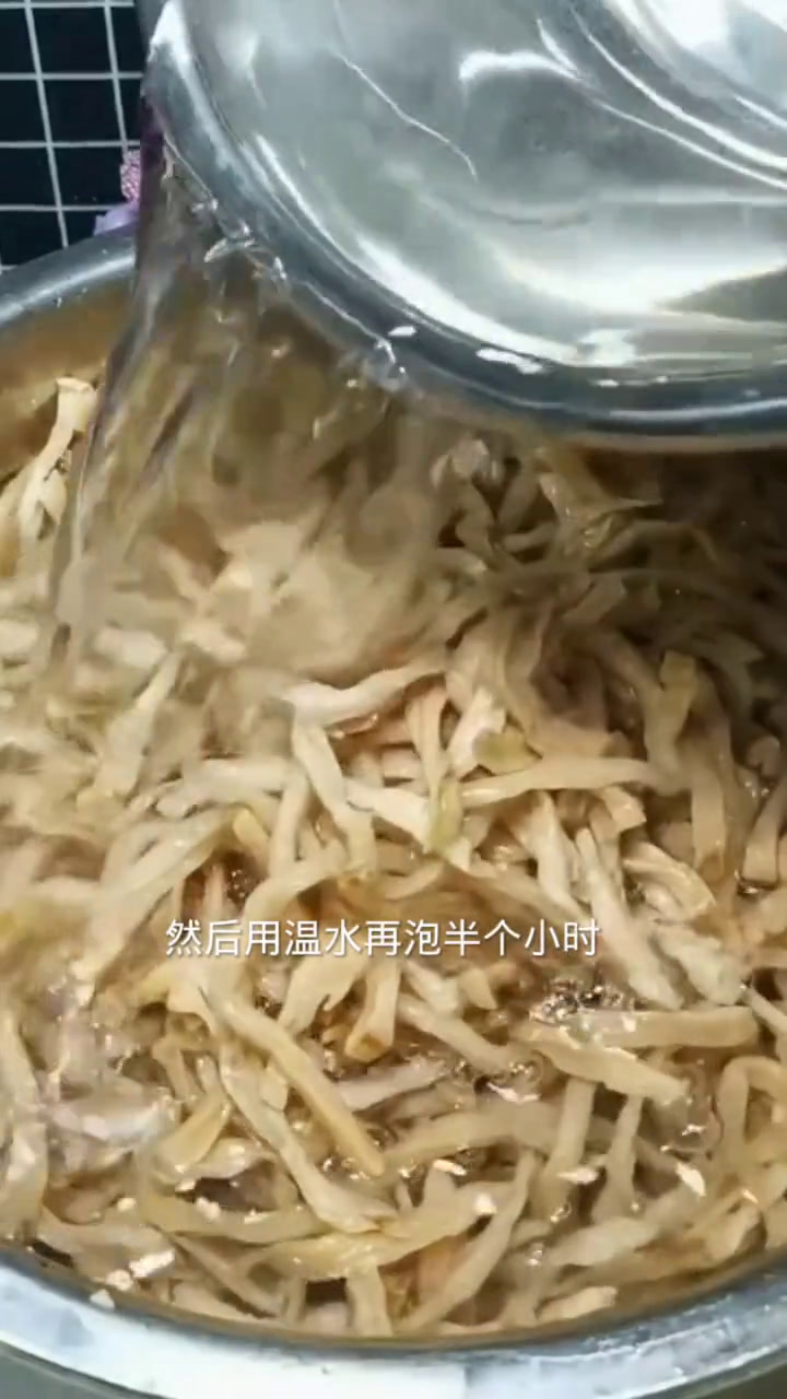 芥菜条咸菜的软烂做法,配粥更美味