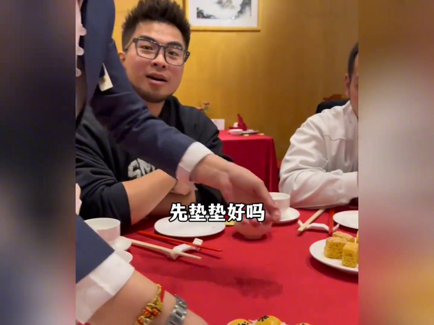 北京饭店吃到饱要花多少？