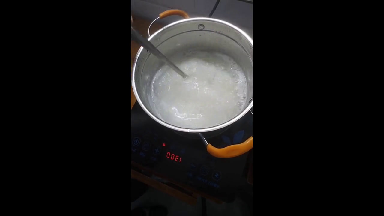 夏季清凉必备!一碗菠萝粥帮你解暑