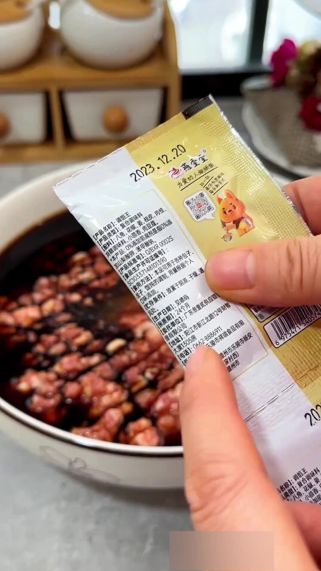 韭菜肉馅这样调,鲜嫩多汁不干