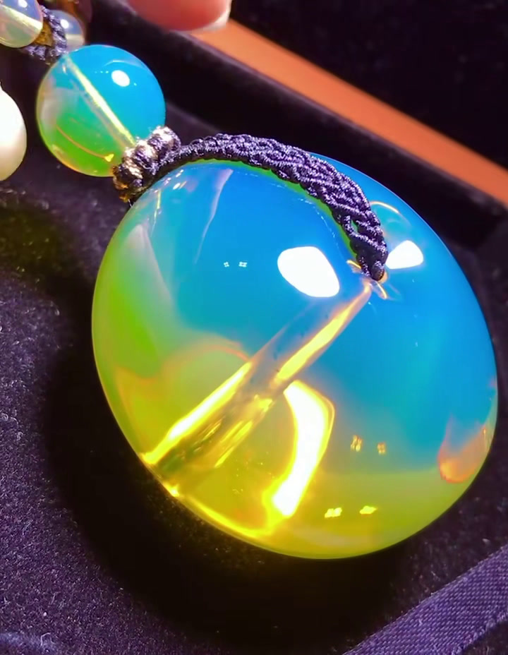 【缅甸琥珀】高蓝精美面包圈吊坠