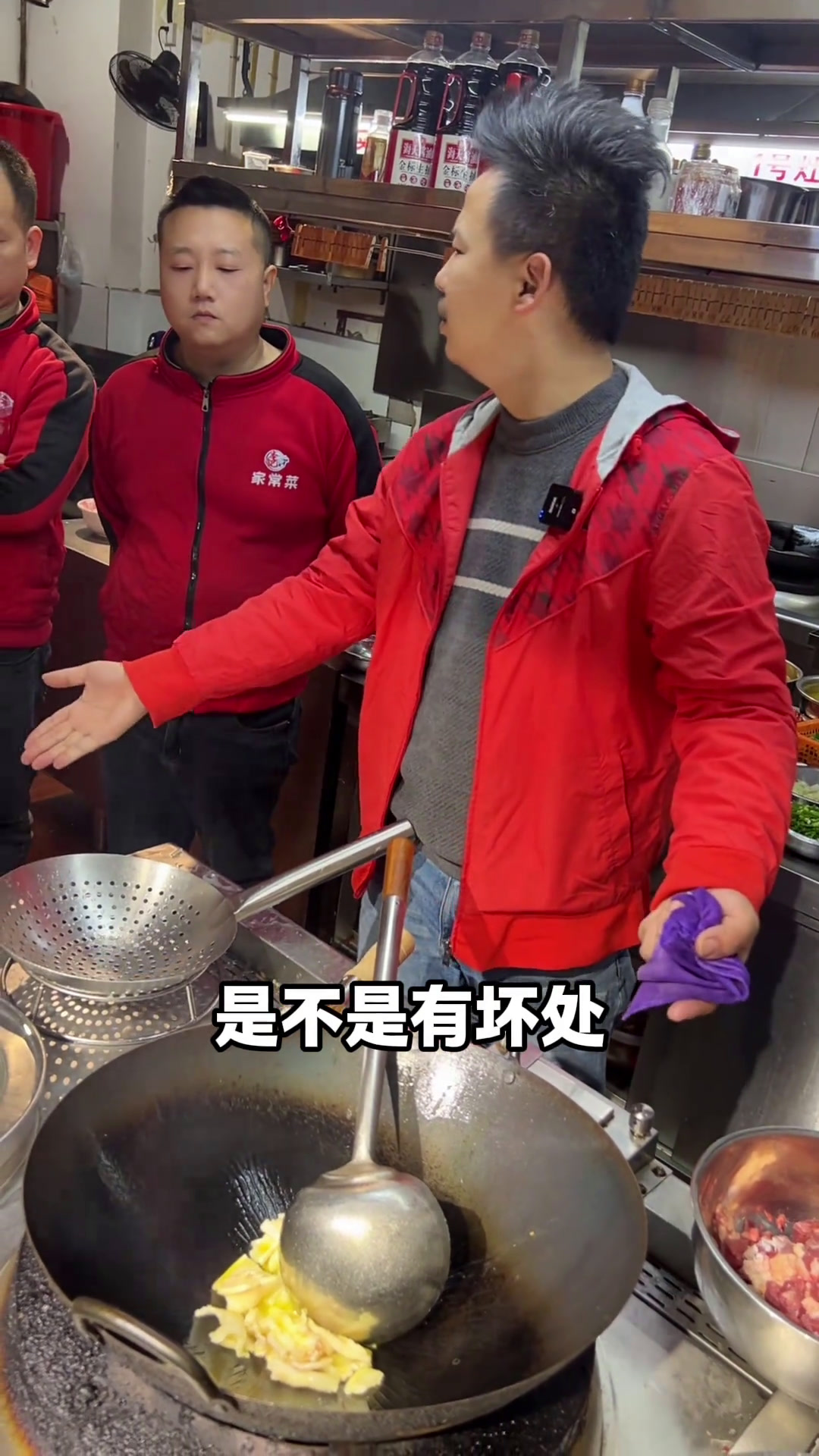 清明节马上要来了、兄弟们,还有一个多月又要回来了在家做一道菜这样的永州血鸭美食,你觉得怎么