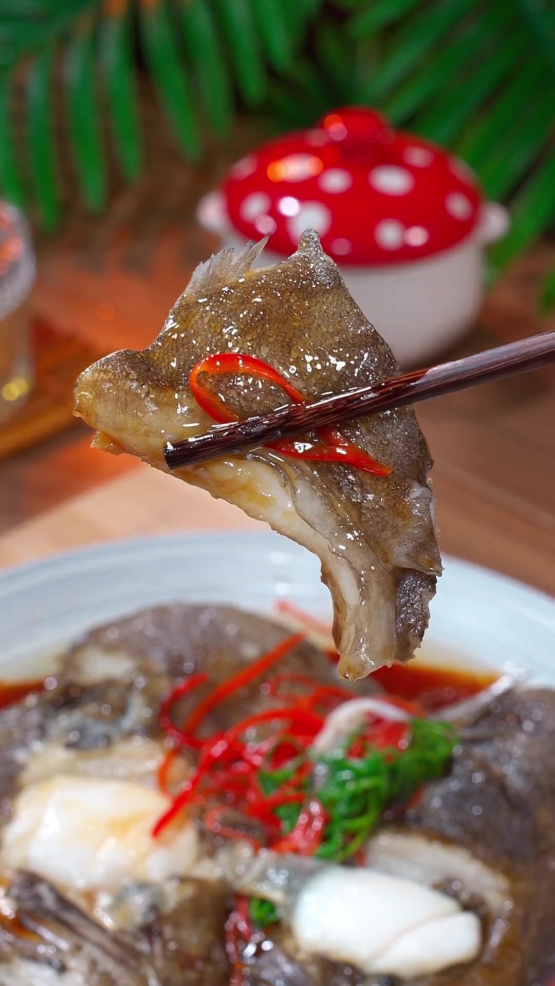 清蒸鲽鱼头 鲽鱼头又叫雅片鱼头,要选格陵兰的