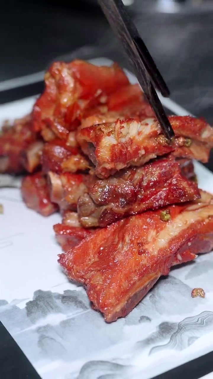 花椒排骨,花椒肉,当地产物与新的烹饪方法的结合