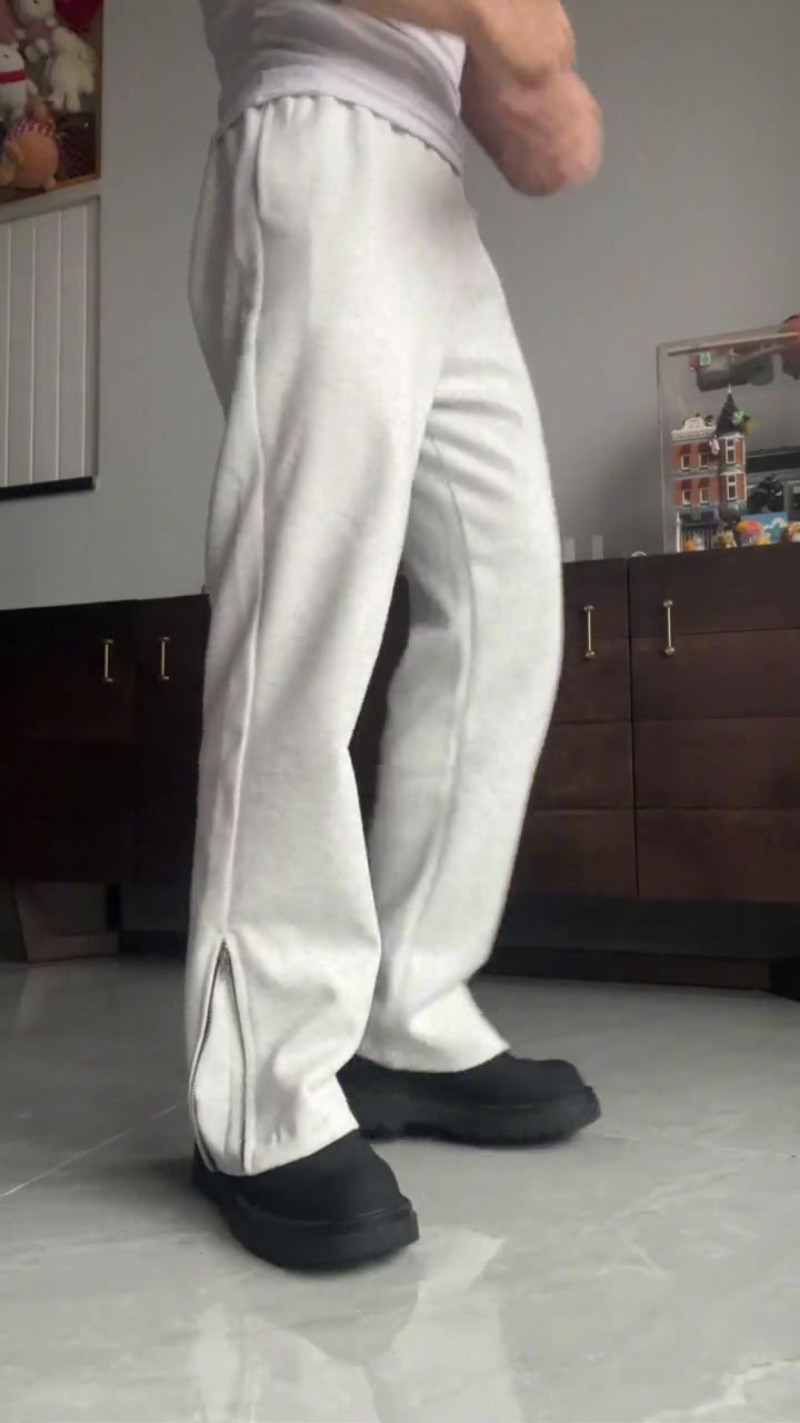 粗腿肌肉男怎么挑裤子?版型到位才能既遮肉还显腿长