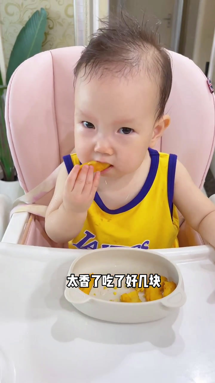 都知道鳕鱼很适合宝宝平时给沐沐都是蒸着吃今天煎着吃也不错快给你家宝宝试